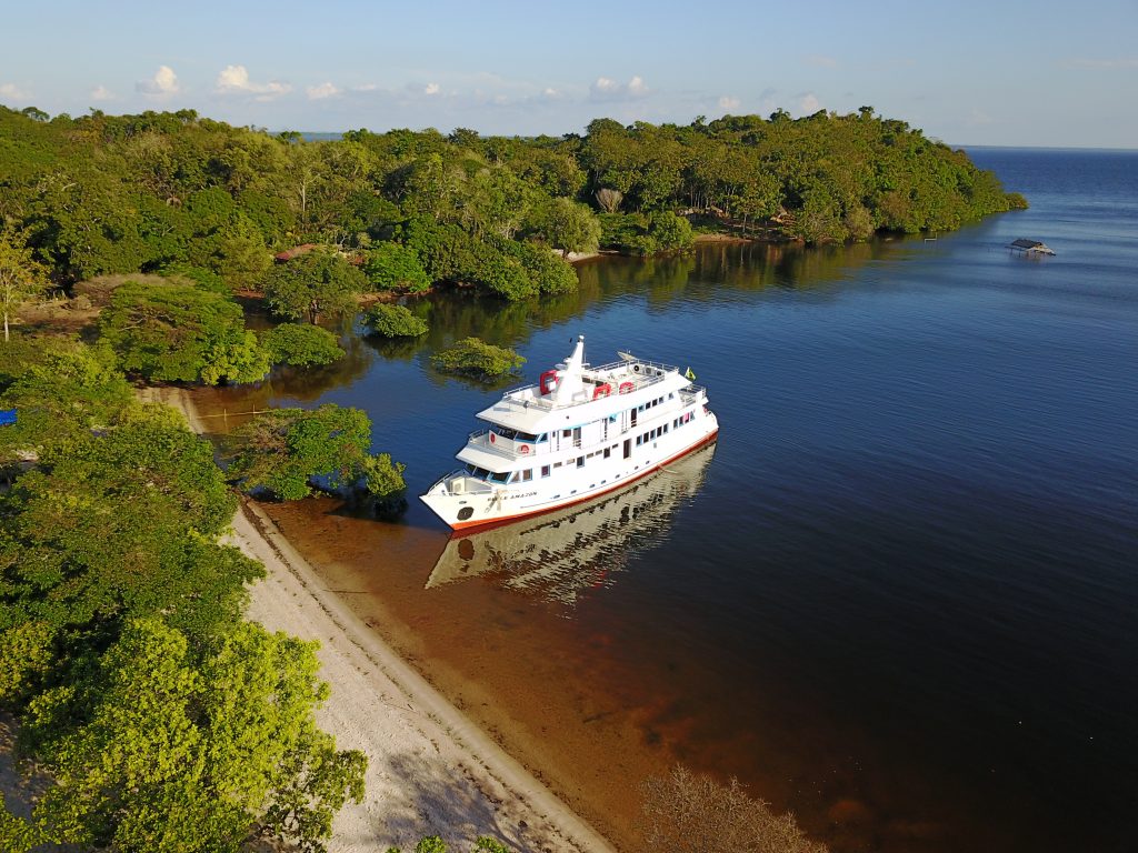 foto aérea barco alter do chão amazonia paraense