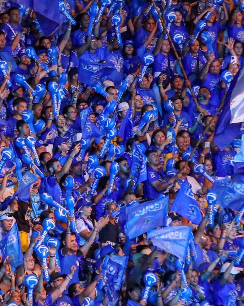 Galera do Boi Caprichoso (2)